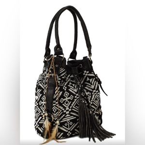Black and White Boho Tassel Bag
$30 Size: OS       EUC!!